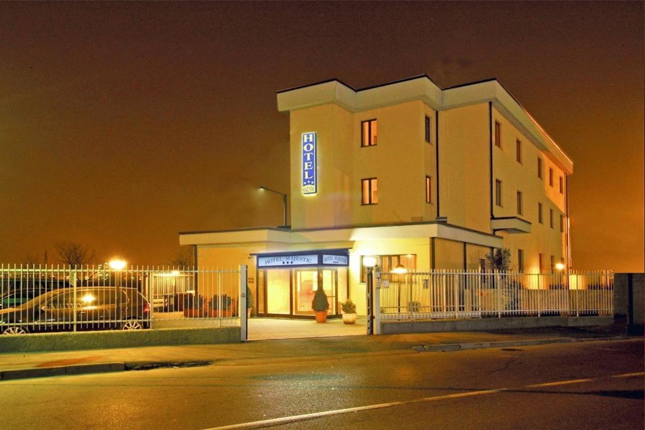 Hotel Majestic San Giuliano Milanese Kültér fotó