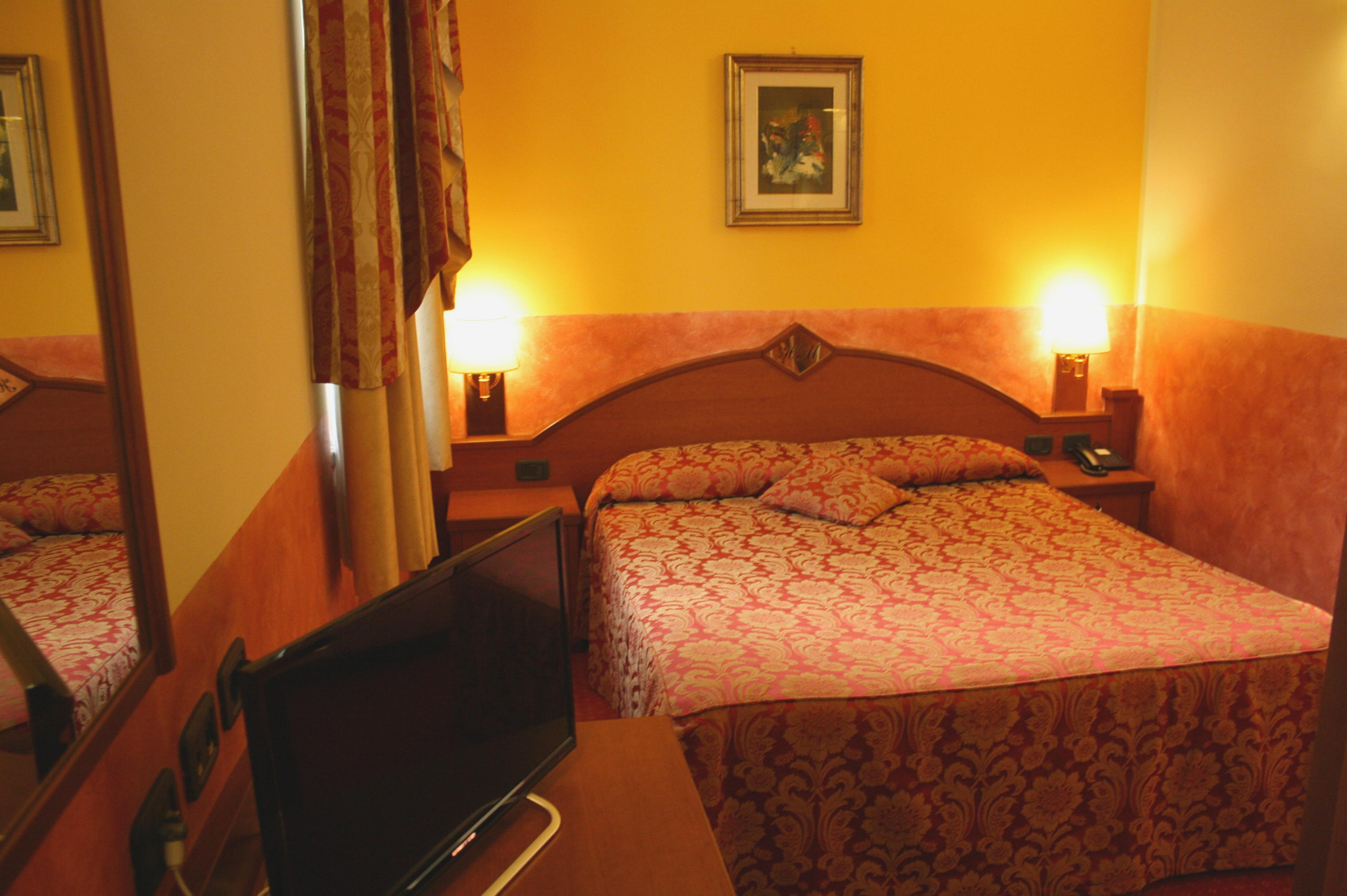 Hotel Majestic San Giuliano Milanese Kültér fotó
