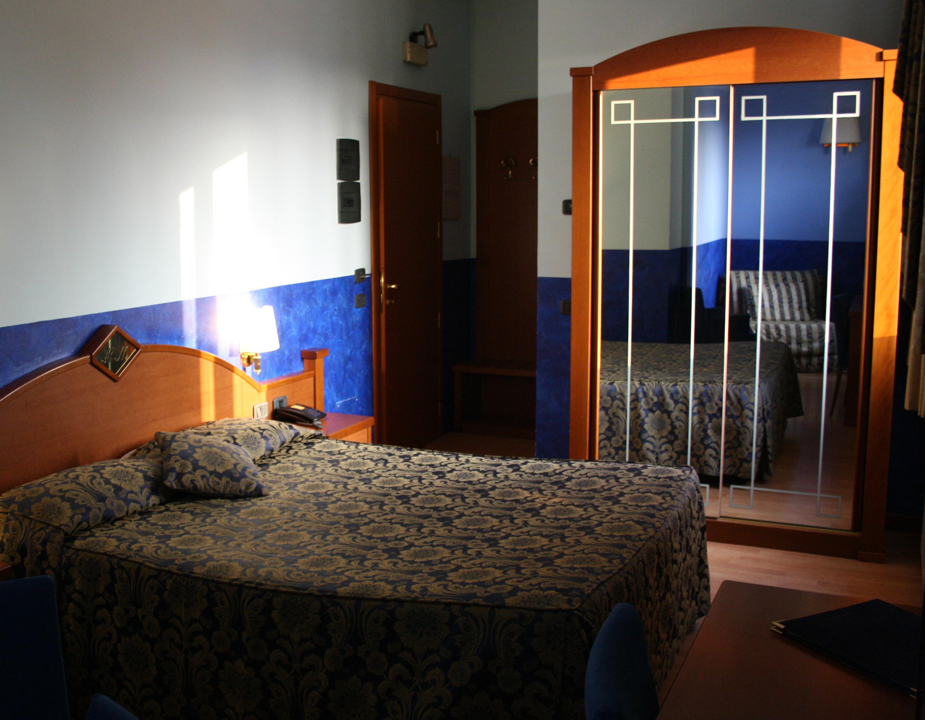 Hotel Majestic San Giuliano Milanese Kültér fotó
