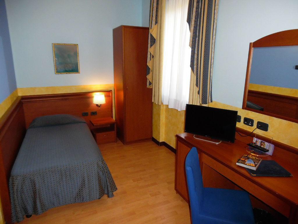 Hotel Majestic San Giuliano Milanese Kültér fotó